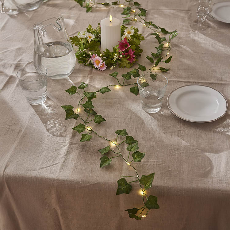 Batteridrevet lyskæde med efeu