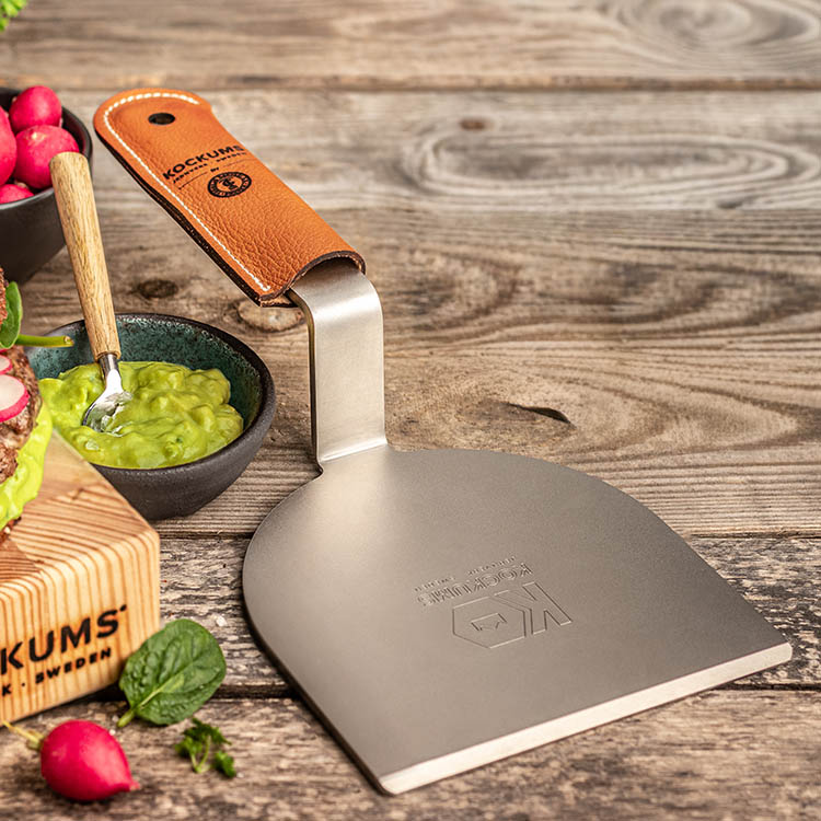 Hamburgerpresse og spatel, Kockums Jernverk, Læder billede