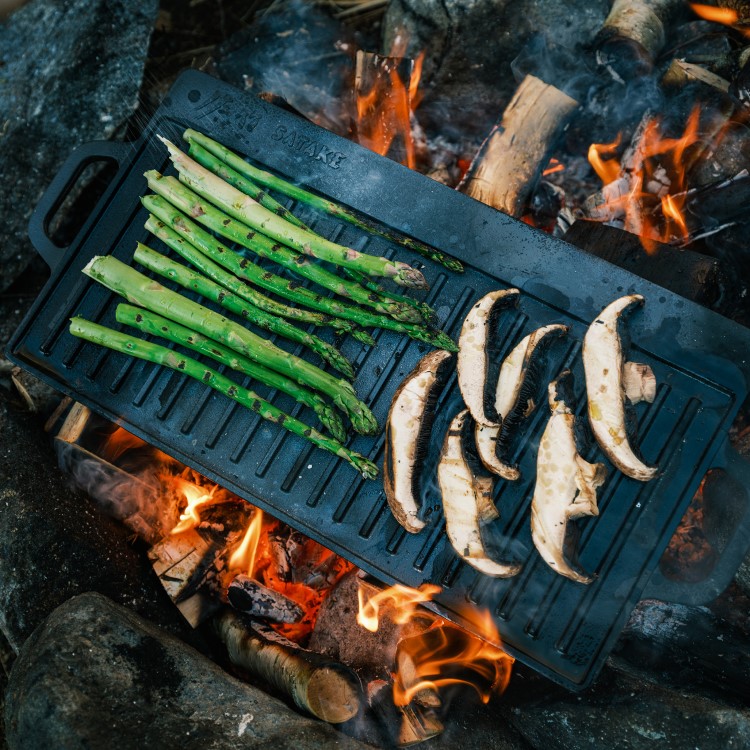 Satake vendbar grill- og stegeplade i støbejern