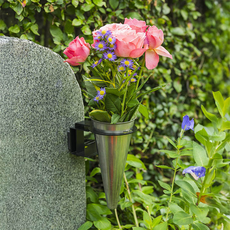 Holdere til gravsten