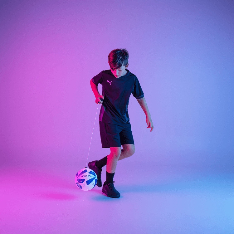 Fodbold med elastisk snor, SenseBall