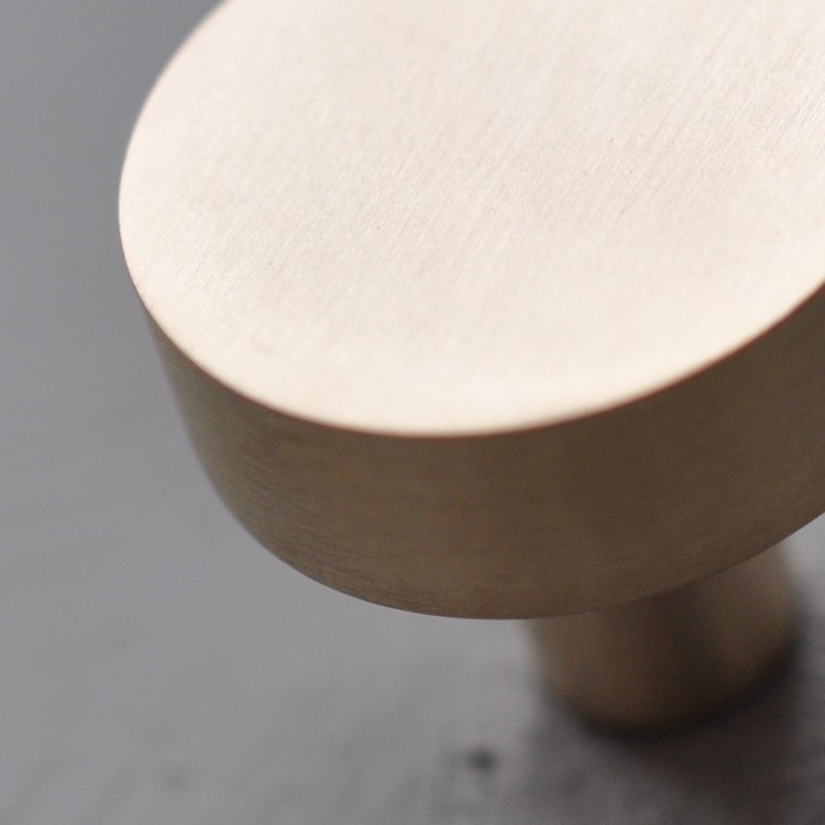 Rund knop 3 cm, Børstet messing