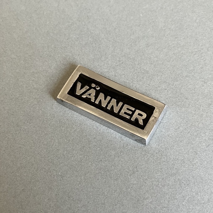 Metalskilt med ramme, Venner, Sort