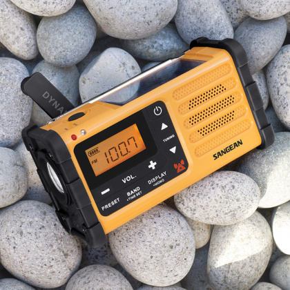 Overlevelsesradio FM/AM i gruppen Fritid / Friluftsliv / Udendørs udstyr hos SmartaSaker.se (12728)