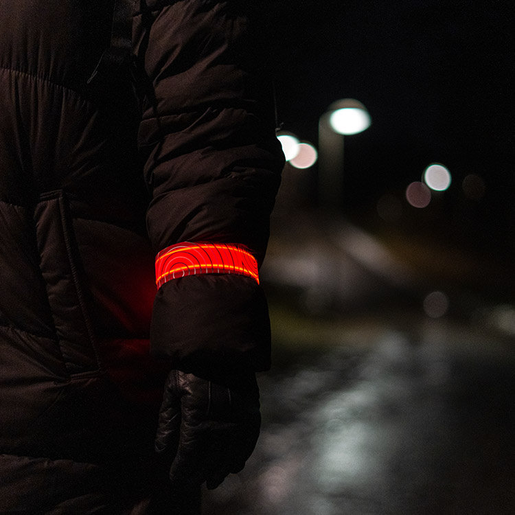 Genopladeligt LED-armbånd slapwrap i gruppen hos SmartaSaker.se (13381)