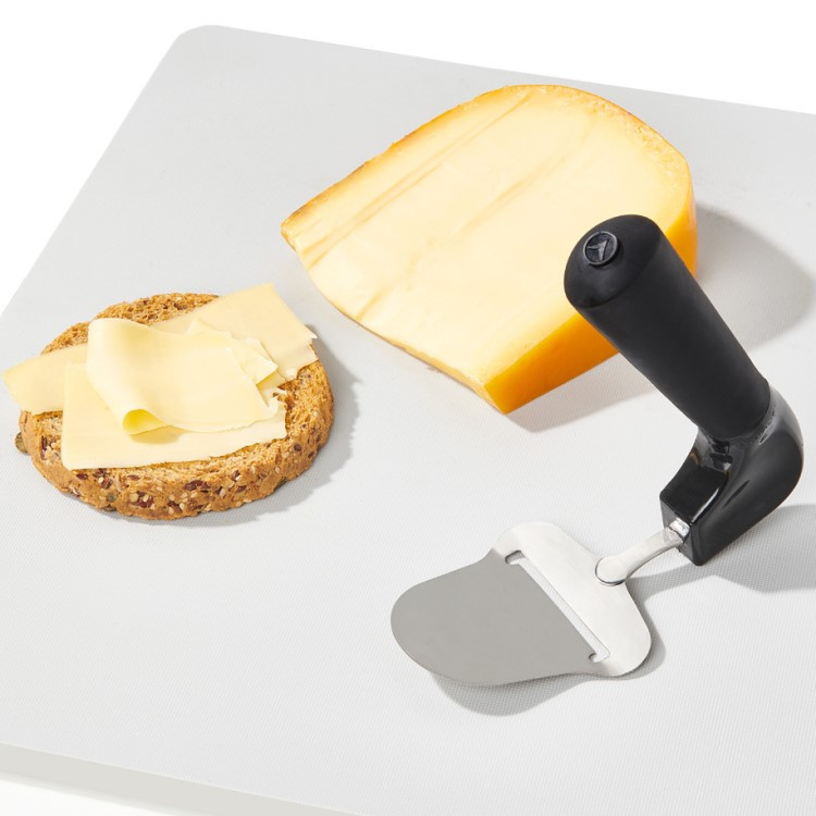 Ergonomisk ostehøvl i gruppen Hjem / Køkkenredskaber / Køkkenudstyr hos SmartaSaker.se (12640)