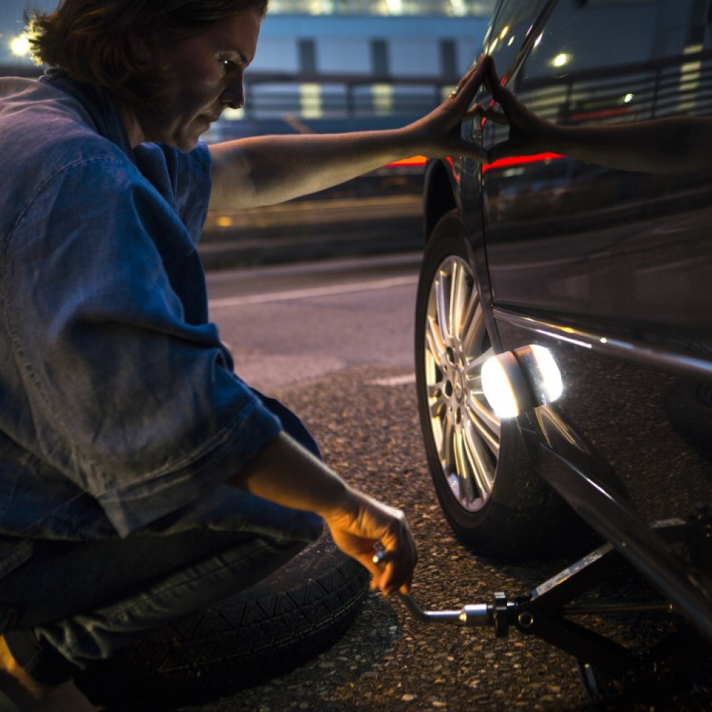 Advarselslampe til bilen, Help Flash i gruppen Køretøjer / Biltilbehør hos SmartaSaker.se (13388)