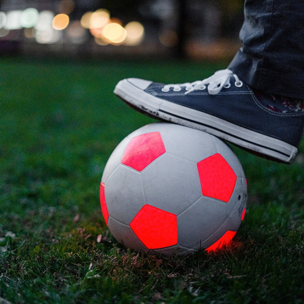 Lysende fodbold i gruppen Fritid / Spil & Leg hos SmartaSaker.se (13797)