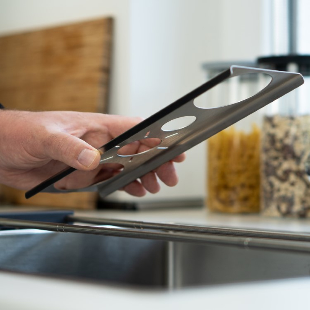 Justerbar skillevæg til vask i gruppen Gavetips / Indflytningsgave hos SmartaSaker.se (13877)
