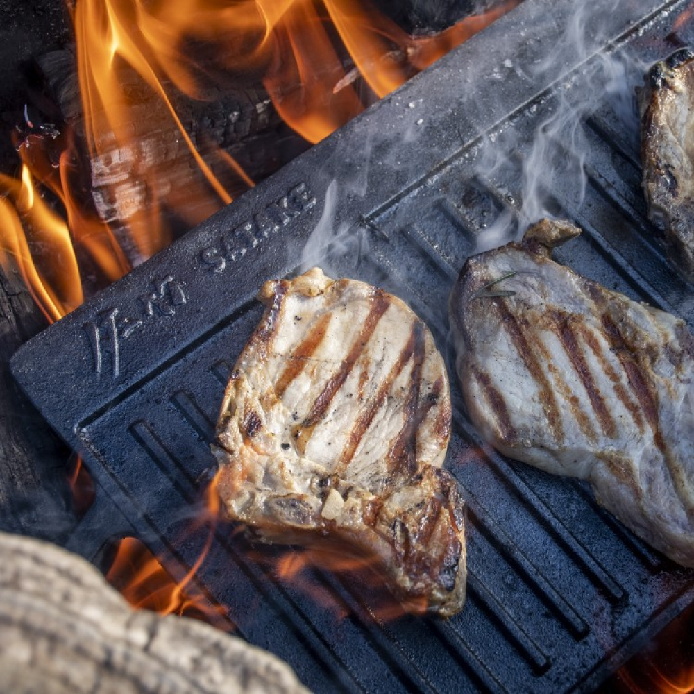 Satake vendbar grill- og stegeplade i støbejern i gruppen Hjem / Grilltilbehør hos SmartaSaker.se (14090)