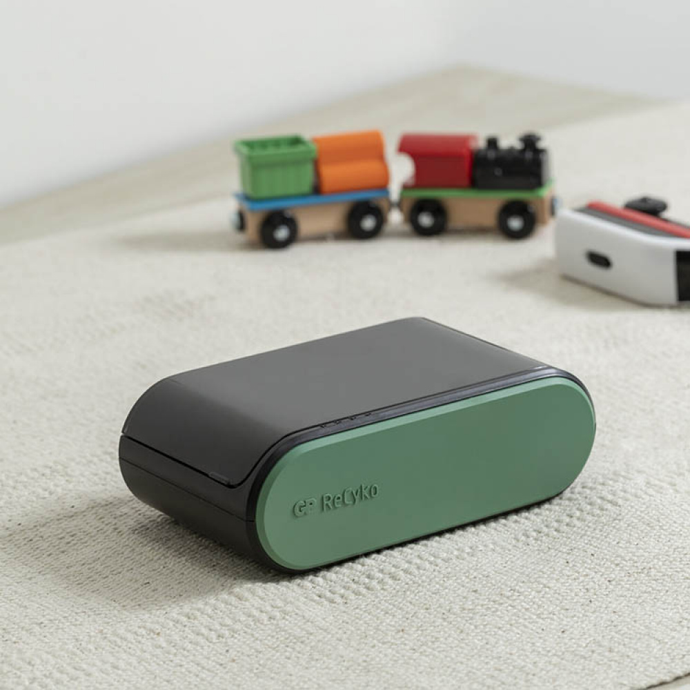 Universal batterioplader, GP ReCyko i gruppen Hjem / Elektronik / Forbrugerelektronik hos SmartaSaker.se (14487)