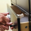 Magnetisk børnesikring til skabe og skuffer Magnetisk børnesikring til skabe og skuffer