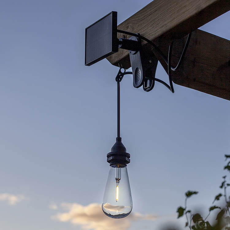 Solcelledrevet pendellampe i gruppen Belysning / Udendørsbelysning / Solcellelamper hos SmartaSaker.se (14520)