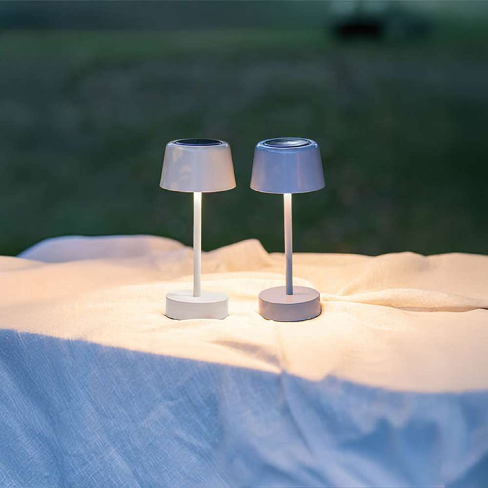 Lille solcelledrevet bordlampe i gruppen Belysning / Udendørsbelysning / Solcellelamper hos SmartaSaker.se (14594)