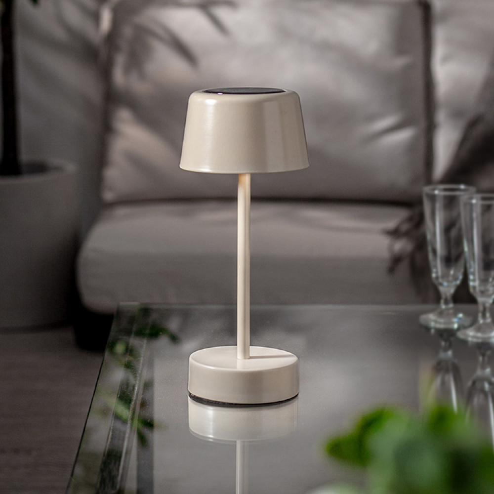 Lille solcelledrevet bordlampe i gruppen Belysning / Udendørsbelysning / Solcellelamper hos SmartaSaker.se (14594)