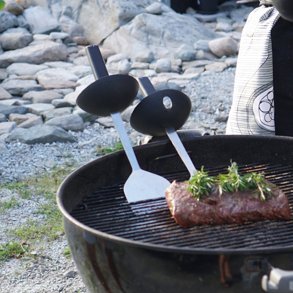 Grillset med varmeskærm, Born in Sweden i gruppen Hjem / Grilltilbehør hos SmartaSaker.se (14807)