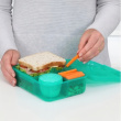 Bentoboks med 5 rum og beholder 1,65L, Sistema