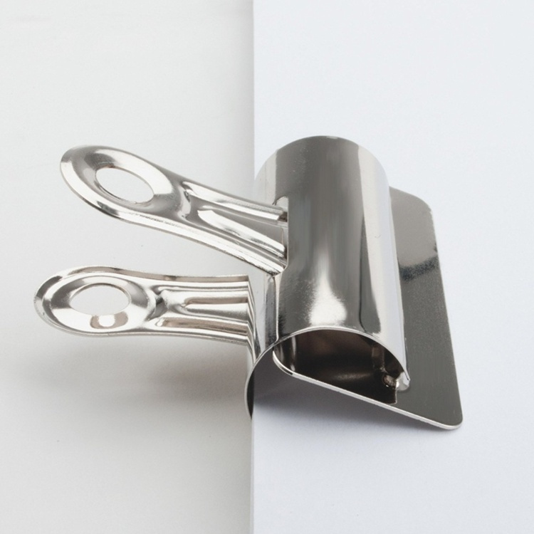 Papirklemmer i metal, 4 stk., BOSTON XL, 6,5 cm, sølv i gruppen Opbevaring / Kontorartikler hos SmartaSaker.se (42336)
