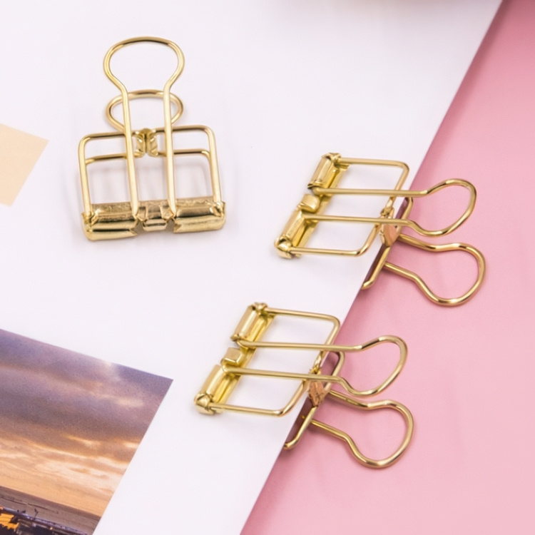 Papirclips, 15 stk., WIRE CLIPS SMALL, 19 mm, guld i gruppen Opbevaring / Kontorartikler hos SmartaSaker.se (42354)