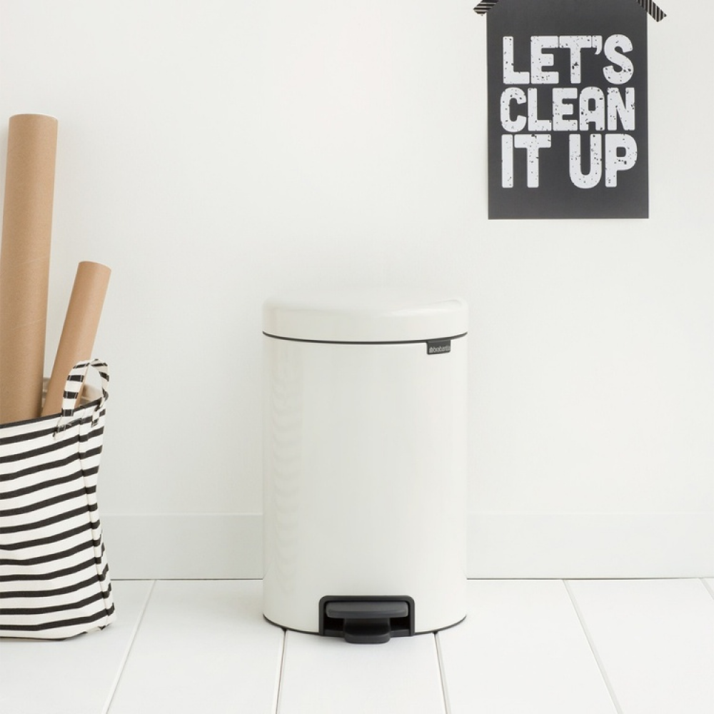 Pedalspand 12L, Brabantia i gruppen Opbevaring / Rengøringsopbevaring og affaldssortering / Affaldssortering hos SmartaSaker.se (42366)