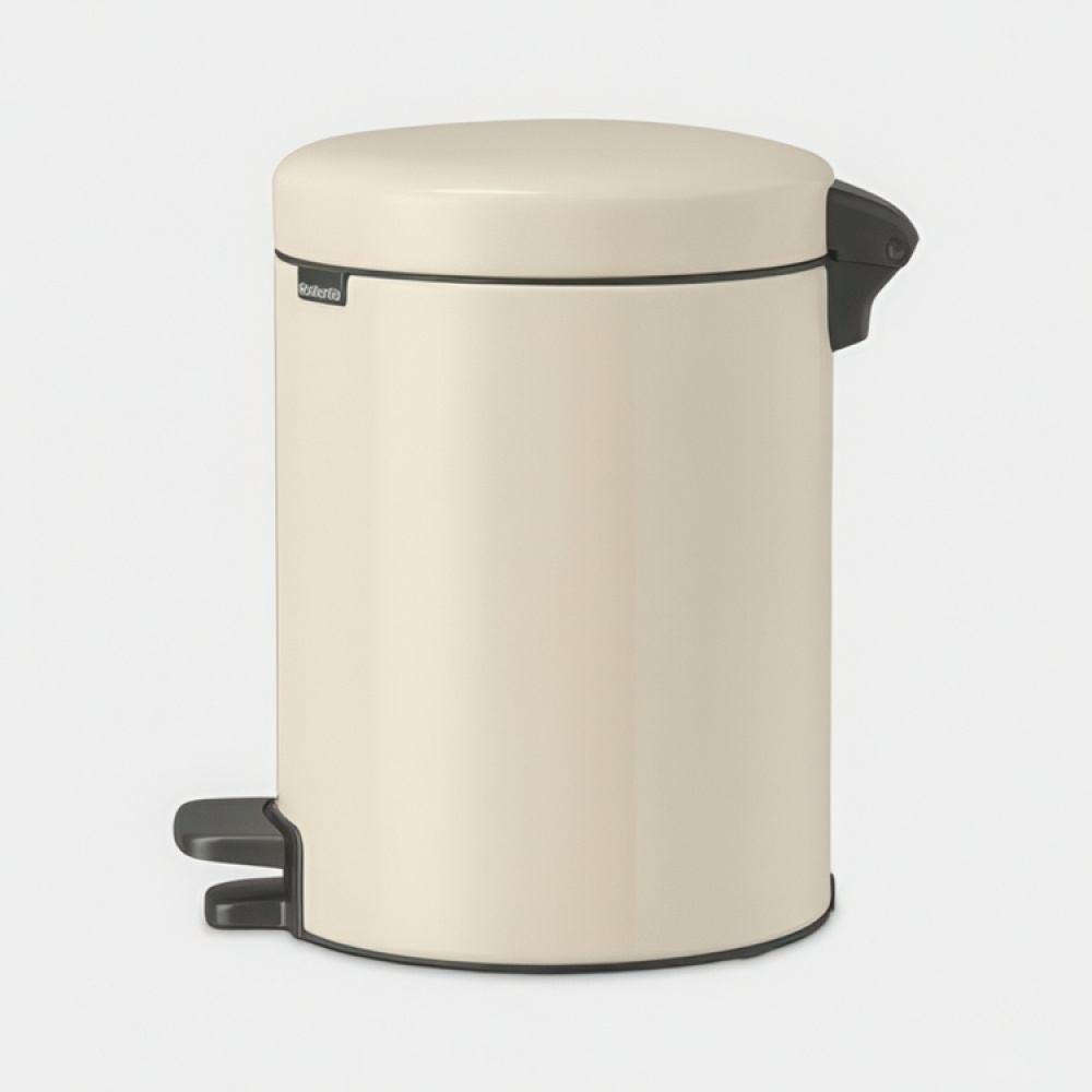 Pedalspand 5L, Brabantia i gruppen Opbevaring / Rengøringsopbevaring og affaldssortering / Affaldssortering hos SmartaSaker.se (42370)