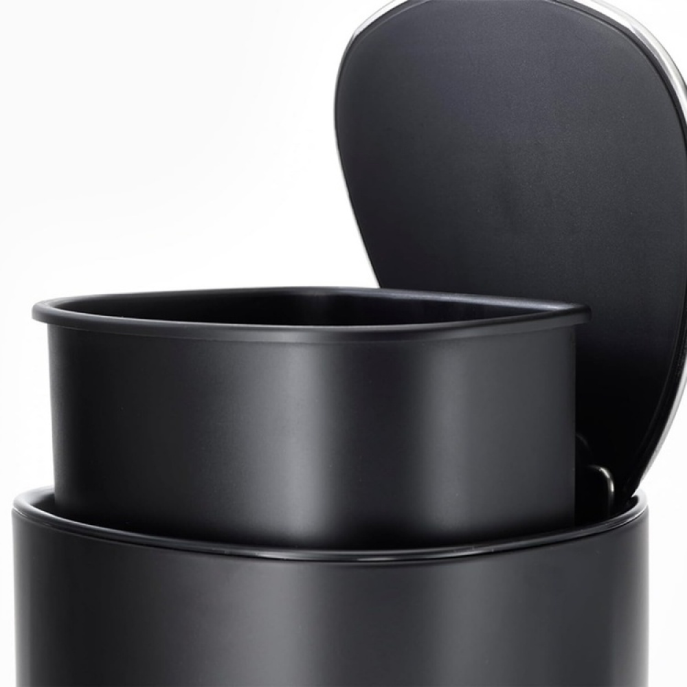 Pedalspand 5L, Joseph Joseph, Sort i gruppen Opbevaring / Rengøringsopbevaring og affaldssortering / Affaldssortering hos SmartaSaker.se (42395)