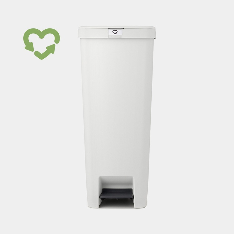 Høj pedalspand 40L, Brabantia, Lysegrå i gruppen Opbevaring / Rengøringsopbevaring og affaldssortering / Affaldssortering hos SmartaSaker.se (42396)