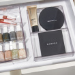 Skrå skuffeindsats til makeup, The Home Edit