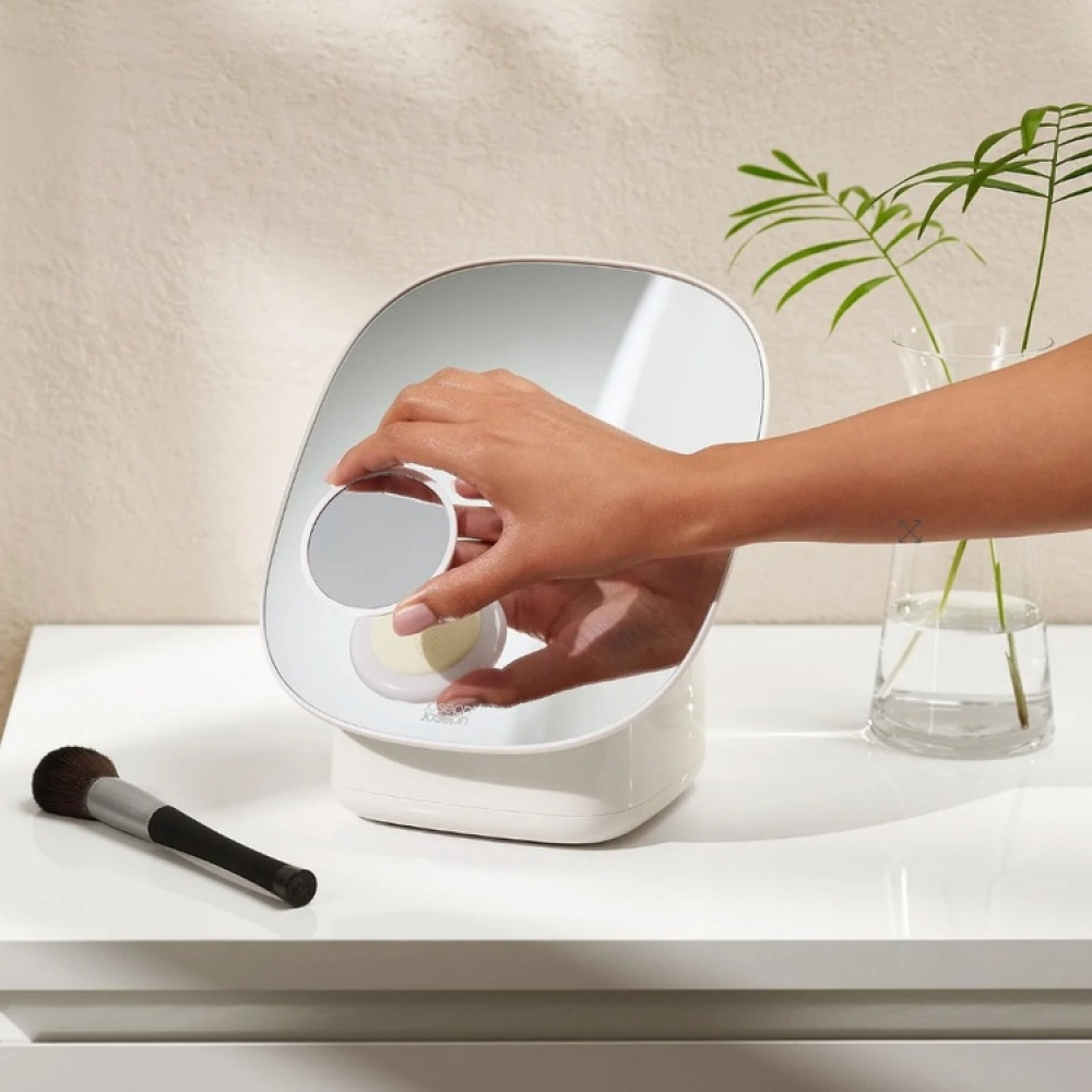 Makeupspejl med opbevaring, Joseph Joseph i gruppen Opbevaring / Badeværelsesopbevaring / Makeupopbevaring hos SmartaSaker.se (42656)