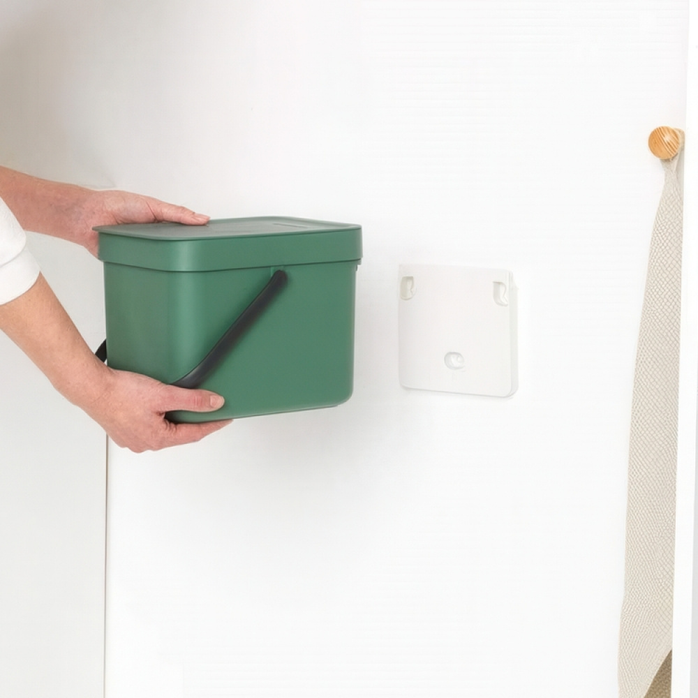 Affaldsspand med låg og håndtag 6L, Brabantia, Mørkegrå i gruppen Opbevaring / Rengøringsopbevaring og affaldssortering / Affaldssortering hos SmartaSaker.se (42763)