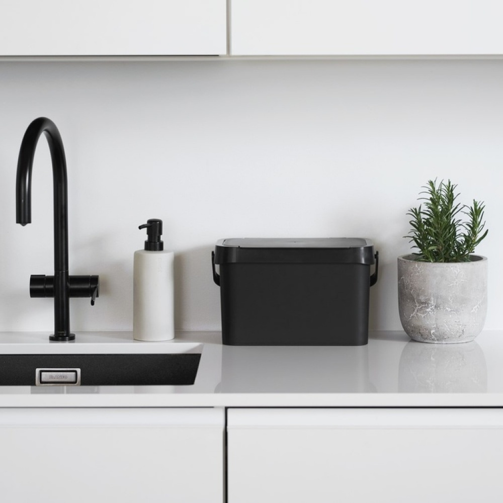 Bordskraldespand med håndtag 5L, SmartStore i gruppen Opbevaring / Rengøringsopbevaring og affaldssortering / Affaldssortering hos SmartaSaker.se (42764)