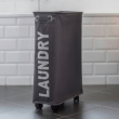 Smal vasketøjskurv på hjul, Laundry