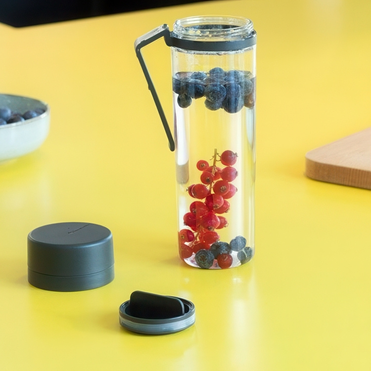 Vandflaske med håndtag 0,5 L, Brabantia i gruppen Opbevaring / Køkkenopbevaring / Madkasser / Madkasser i plast hos SmartaSaker.se (43200)