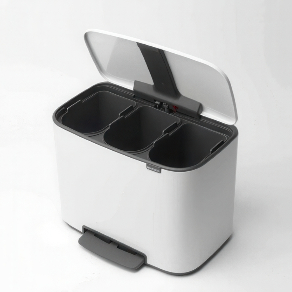 Affaldssorteringsstation med 3 rum, Brabantia i gruppen Opbevaring / Rengøringsopbevaring og affaldssortering / Affaldssortering hos SmartaSaker.se (43258)